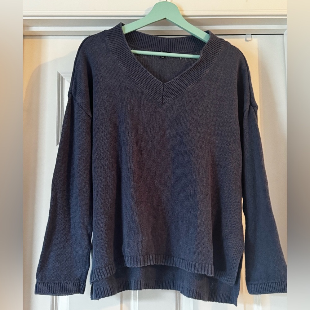Talbots Vneck Denim Blue Women’s XL Sweater. EUC.